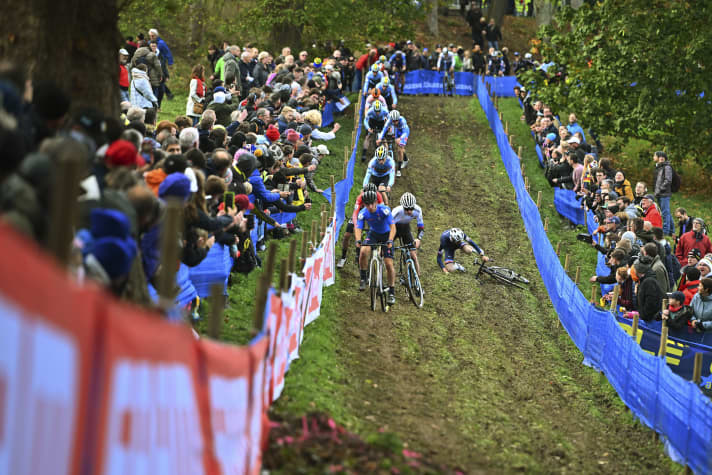 En tant que sport de compétition, le cyclocross enthousiasme surtout les fans aux Pays-Bas et en Belgique.