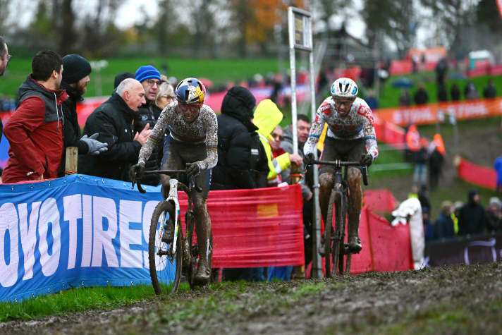 After a crash on the penultimate lap, Pidcock had to let his closest rival, European champion Michael Vanthourenhout, go.