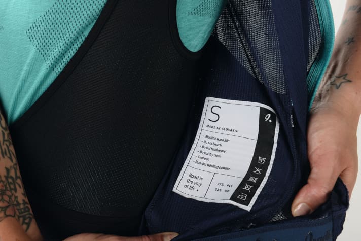 Étiquette Isadore avec instructions de lavage ; maillots de cyclisme en laine mérinos
