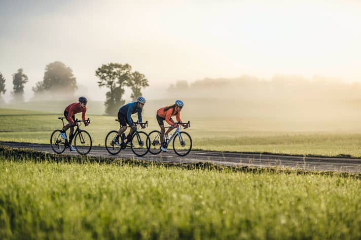Saison verlängern: Reiseziele, Trikots, Training, Events - jetzt in TOUR 10/2022
