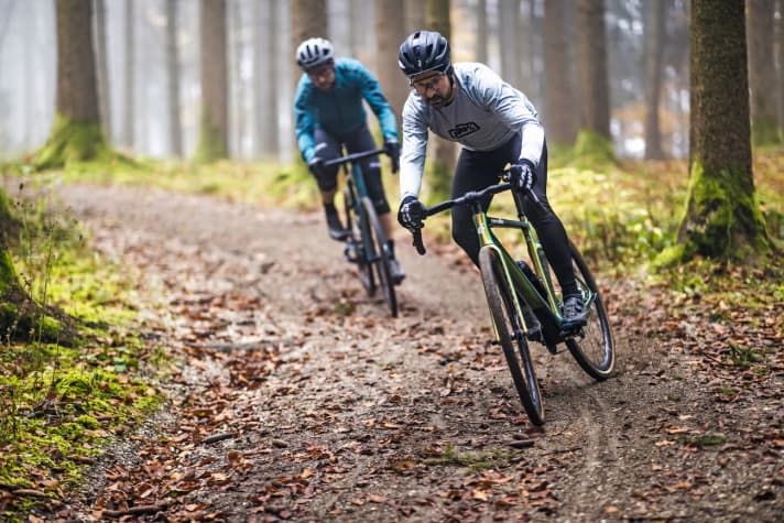 Which bike concept suits you best is primarily a question of the surface and your own riding technique.