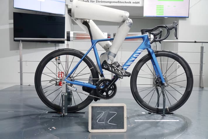Mavic Cosmic Carbone 45 testé en soufflerie par TOUR