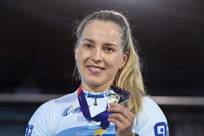 Emma Hinze, couronnée de succès mais épuisée : après avoir remporté trois médailles d'or à Munich, elle a ensuite renoncé à participer à d'autres compétitions.