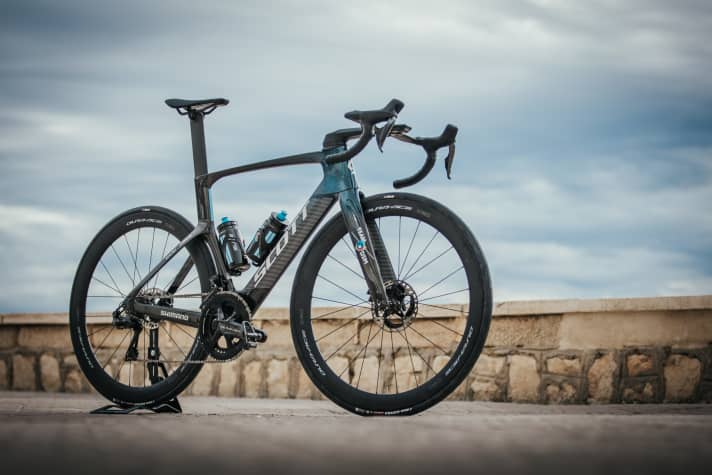 Le vélo de course professionnel Scott Foil RC de l'équipe DSM pour 2023.