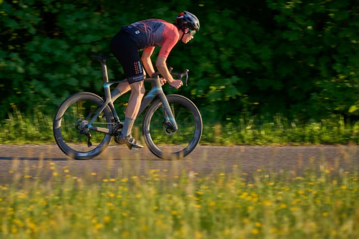                                TOUR a pu tester en avant-première un prototype du nouveau Scott Foil RC.
