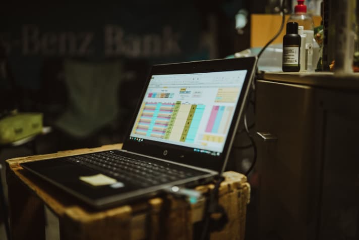 An Excel document as a substitute for a supervisor: we enter the lap times in the programme. Thanks to the stored calculation formulae, everyone knows their next start time. A decisive help when your head gets muddy during the night.