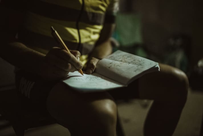 TOUR editor Kristian at work: The report on the 24-hour race in Kelheim for TOUR issue 9/22.