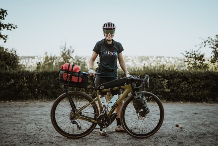 Tent, sleeping mat, sleeping bag and much more was to be found in Hanne's luggage.