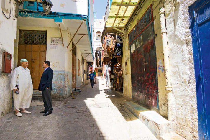   Narrow alleyways In the Moroccan city of Tangier, the cruise participants briefly immerse themselves in a foreign world