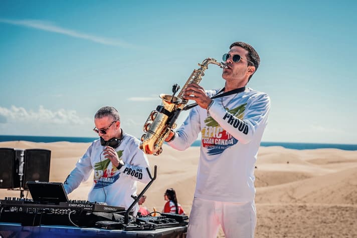 Epic Gran Canaria: Im Ziel in Maspalomas erwartet die Radsportler Musik und ein buntes ­Unterhaltungsprogramm