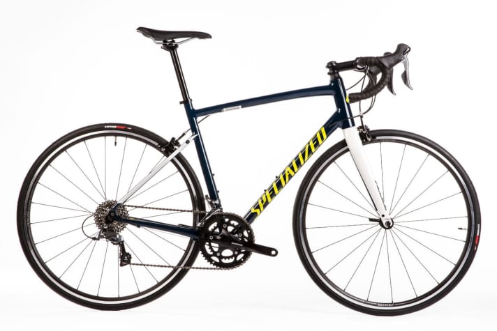   Specialised Allez >> e.g. <a href="https://luna.r.lafamo.com/ts/i5533923/tsc?amc=con.blbn.497955.507976.14129791&smc=TOUR&rmd=3&trg=https%3A%2F%2Fwww.fahrrad-xxl.de%2Fserie%2Fspecialized-allez%2F%3Fsearchrequest%3DSpecialized%2BAllez" target="_blank" rel="noopener noreferrer">available at Fahrrad XXL</a>*