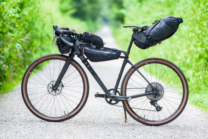 Bikepacking Taschen fur Rennrad Gravelbike Uberblick von A bis Z TOUR