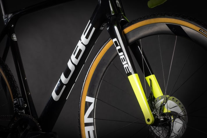   Voll Carbon: Rahmen und Gabel sollen für Leichtigkeit auf verschlungenen Pfaden sorgen.