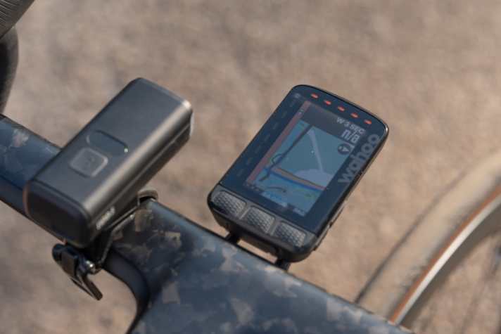 Red LEDs warn on the bike computer