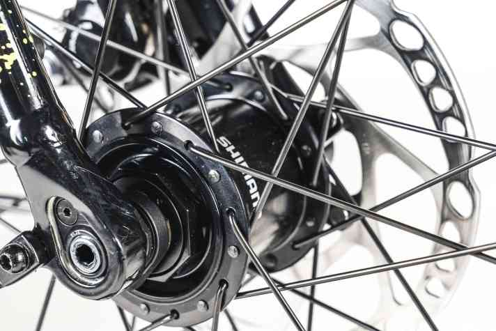 The hub dynamos produce power reliably and there are no significant differences in quality between the manufacturers.