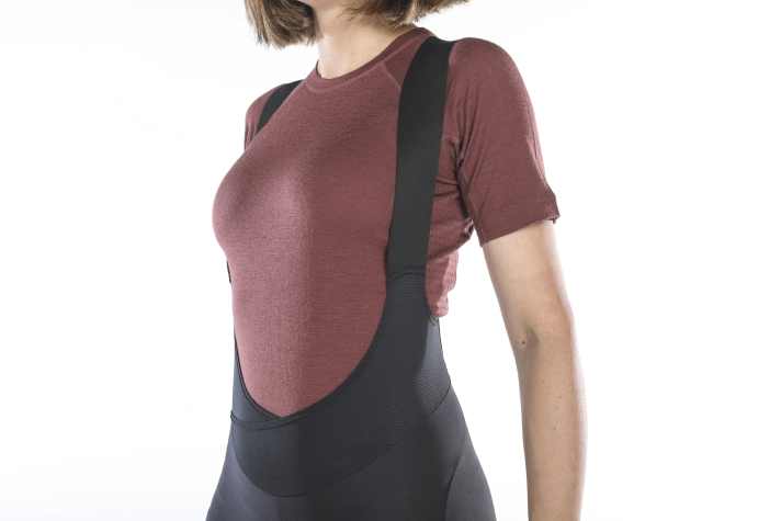 Gonso runs the wide, slightly taut straps along the side of the chest. This can prevent pressure points.