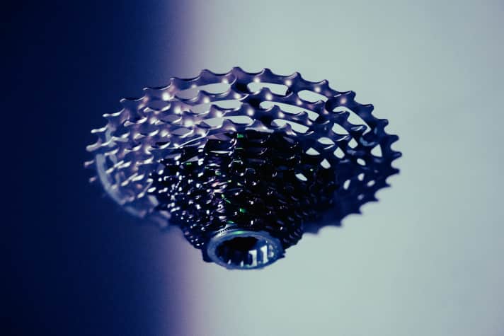 Titanium sprocket blocks with four or five sprockets are available for the cassette