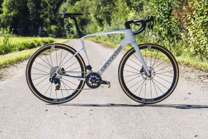 Cannondale Synapse Carbon 3: 2nd place among the most comfortable road bikes 2025.