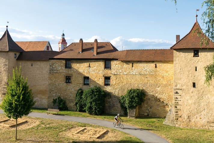   Idyllic start: The medieval town of Weißenburg is an ideal starting point for tours into the Franconian Alb.