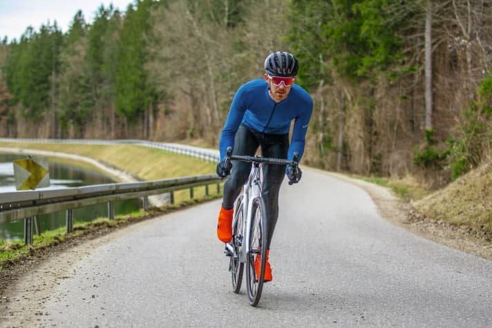 Nine of our test candidates with mechanical shifting are marathon bikes. Competition racers shift almost exclusively electronically