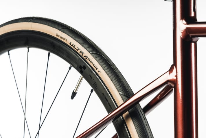Tuning potential: simple tyres and heavy aluminium wheels