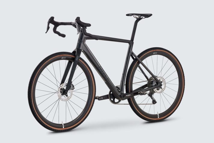  Limited quantity: Rose has opted for a high-quality finish for the three Limited Backroad models. The price: 4599 euros with Shimano GRX Di2 gravel groupset or 4899 euros with electric eTap Force XPLR shifting from SRAM. The model with Campagnolo Ekar costs 4499 euros.