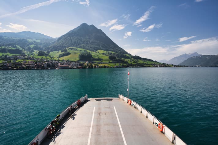 Jour 3, Klöntalersee - Sörenberg : Lac des Quatre-Cantons, bac pour voitures Gersau-Beckenried