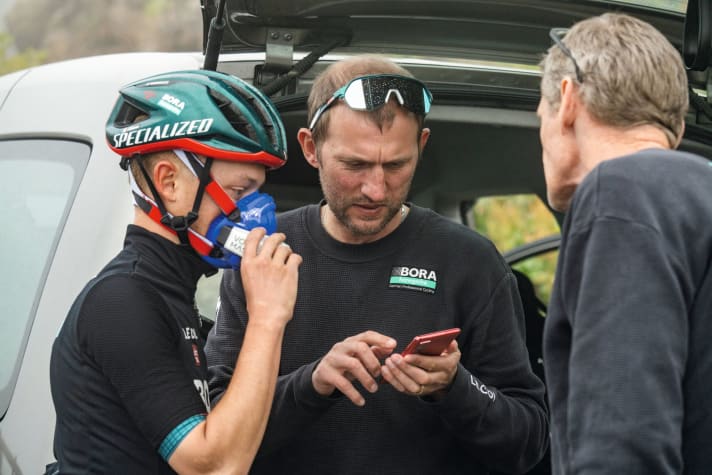 Matteo Fabbro et le coach Sylwester Szmyd testent l'absorption d'oxygène
