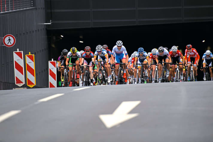   Tunnelblick
 	Avec la Course sur le Rhin, les cyclistes de Düsseldorf sont sortis de l'ombre.