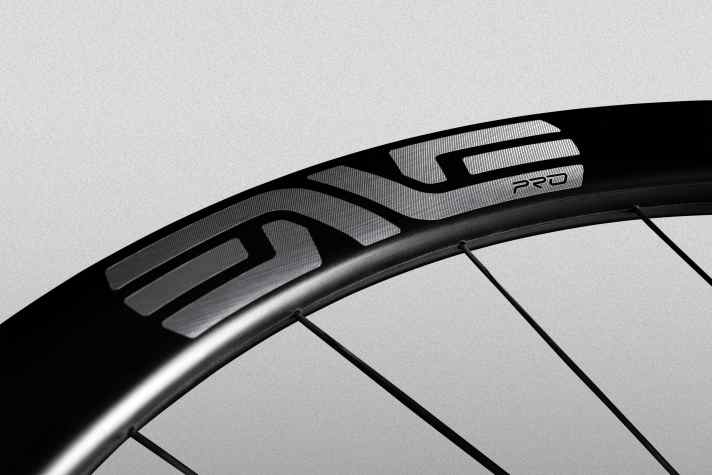 tour/enve-ses-pro-tadej-wheel-0995_1d9cef1863711af65bc14c74a4b87ae4