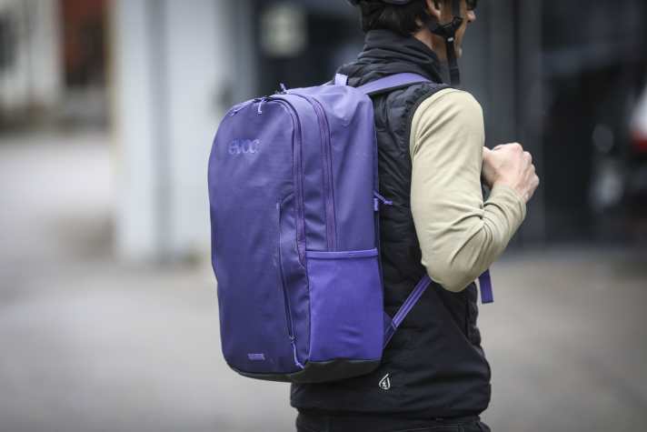 Der Rucksack in einem Satz: Viel Stauraum, durchdachtes Taschenmanagement und solider Tragekomfort - Schwächen im Detail. Der Tester ist dennoch happy.