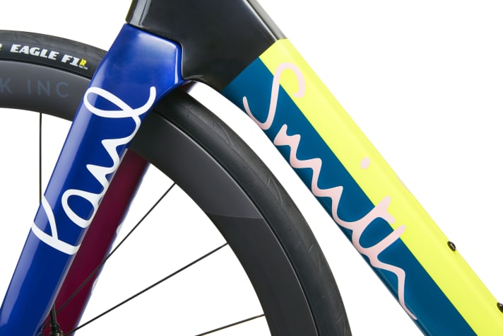 The Paul Smith lettering of the special edition adorns the fork and down tube of the Factor.