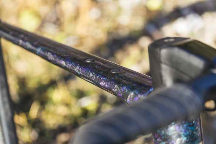 The paintwork is a special feature of the top model. It is applied by hand, which is why no two wheels look exactly the same