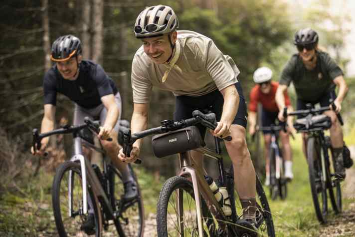 Focus presents a whole family of new gravel bikes. Among six models with carbon and aluminium frames, all gravel bikers will find a suitable base.