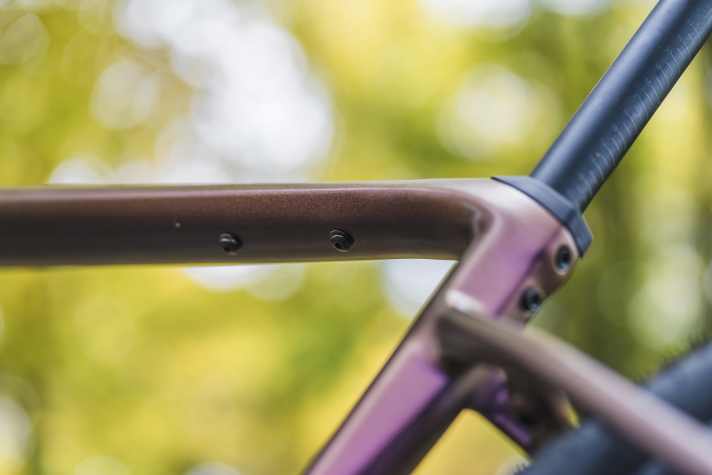 Polyvalent et pratique - les sacs peuvent être fixés en toute sécurité à divers œillets