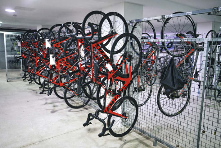 Des exotiques solides : Chez Philipps Bike Team, les vélos de location proviennent de la marque bulgare Drag.