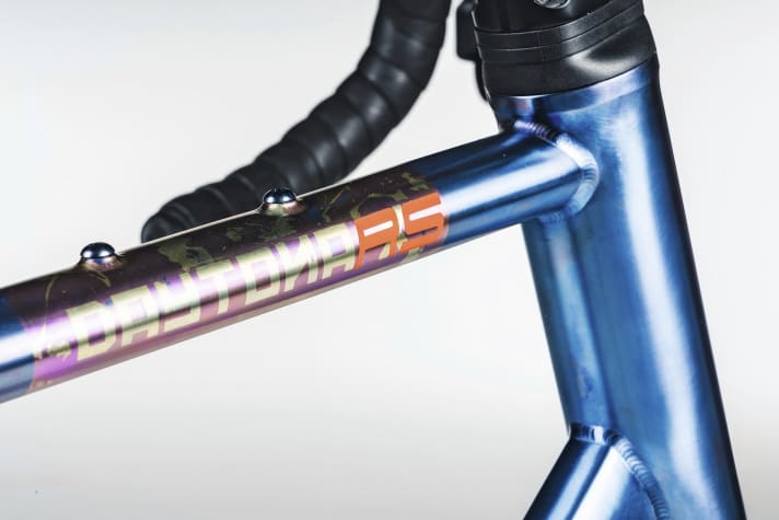 Artistic: Kocmo can colour the metal on request using an elaborate anodising process.