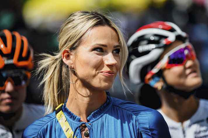 La directrice du Tour, Marion Rousse, développe la course avec prudence et habileté
