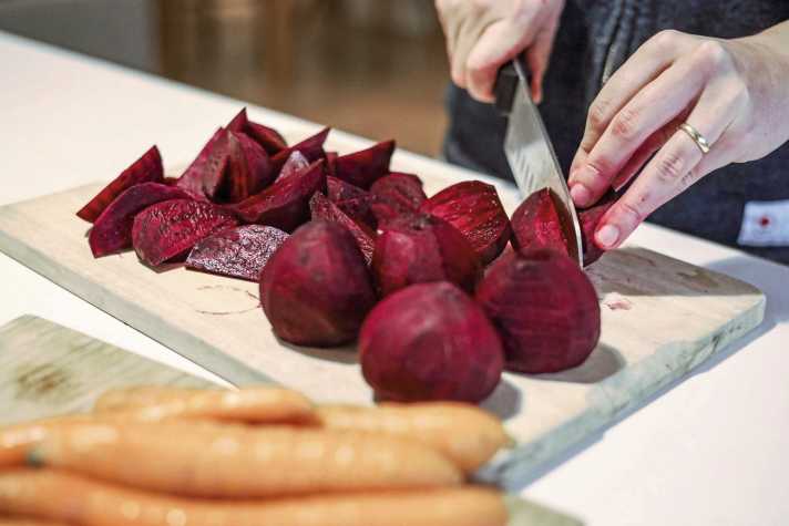 Sportgerecht: Rote Bete gilt als ­Super-Food; wer selbst kocht, kann besser bestimmen, was in Topf und Pfanne kommt
