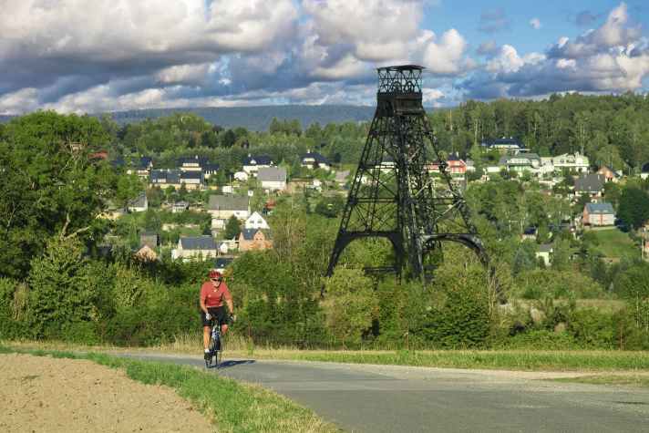Glück auf! Die Bergbaugeschichte ist allgegenwärtig, wie hier der Türkschacht bei Zschorlau
