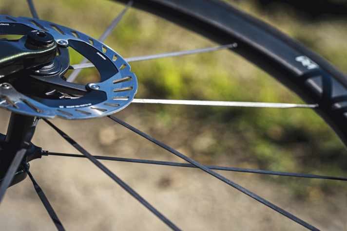 Wheels with carbon spokes reduce the overall weight