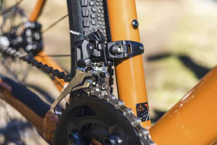 Anyone who can get to grips with operating the reliable front derailleur is better off with a double crankset and fewer sprockets than with an 11- or 12-speed drivetrain with just a single chainring.