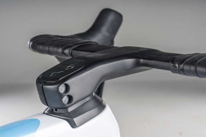 Fester Flügel - Das Litening Aero lässt ­wenig Spielraum für Positionswechsel, die Höhenverstellung des Cockpits ist ­zudem kompliziert