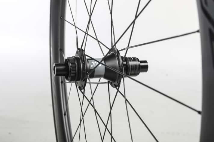 Serienmäßig verbaut Aerycs beim günstigen Endurance bewährte DT Swiss-Naben. Die Individualisierungsoptionen lassen allerdings kaum Wünsche unerfüllt