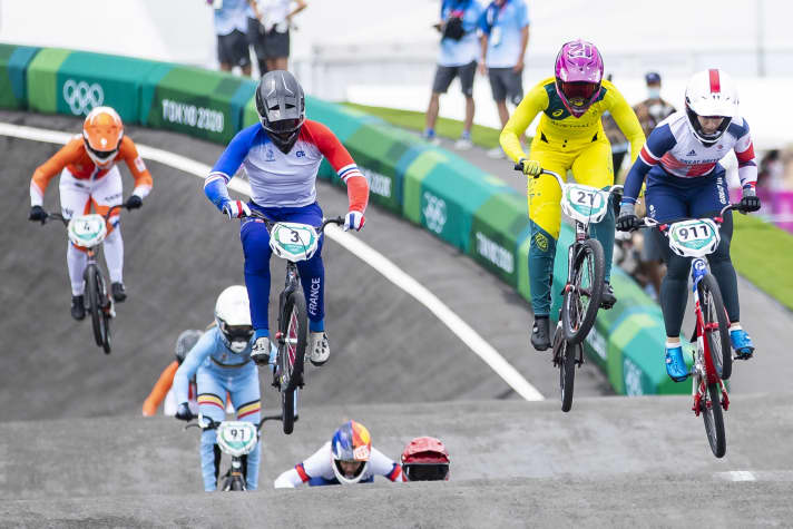 Auf dem BMX gibt es seit Tokio 2021 nicht nur das BMX-Rennen, ...