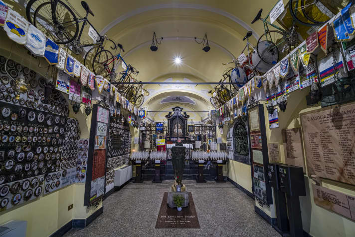 Lieu de pèlerinage pour les cyclistes du monde entier : le sanctuaire de la Madonna del Ghisallo