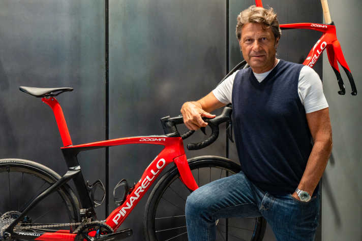 Fausto Pinarello, Präsident der gleichnamigen Firma, sieht künftig seinen Namen groß auf den Trikots einer Profimannschaft