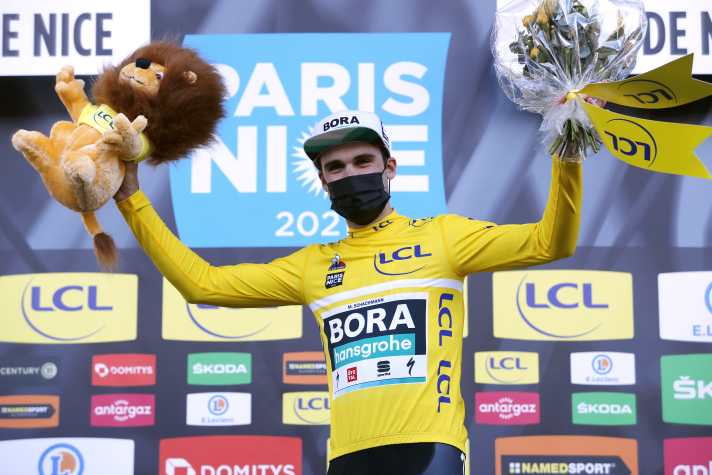 Présentation réussie : Le cycliste professionnel allemand en maillot jaune à Paris-Nice 2021