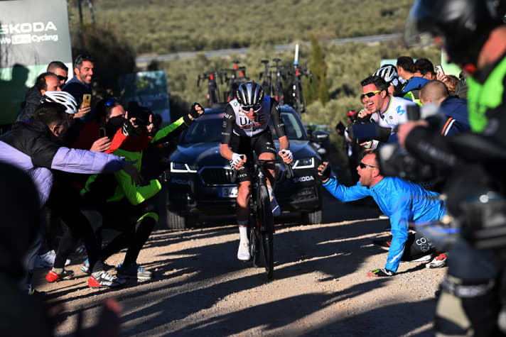 Einstand nach Maß: Tadej Pogacar bestritt bei der Clasica Jaen Paraiso Interior sein erstes Rennen der Saison 2023 und siegte am 13. Februar direkt mit einer beeindruckenden Vorstellung
