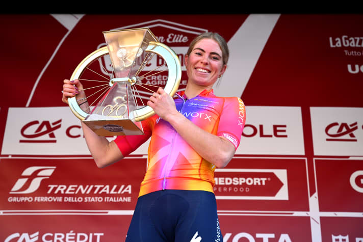 Both the men and the women receive a typical cycling trophy at the Strade Bianche: they receive a bike